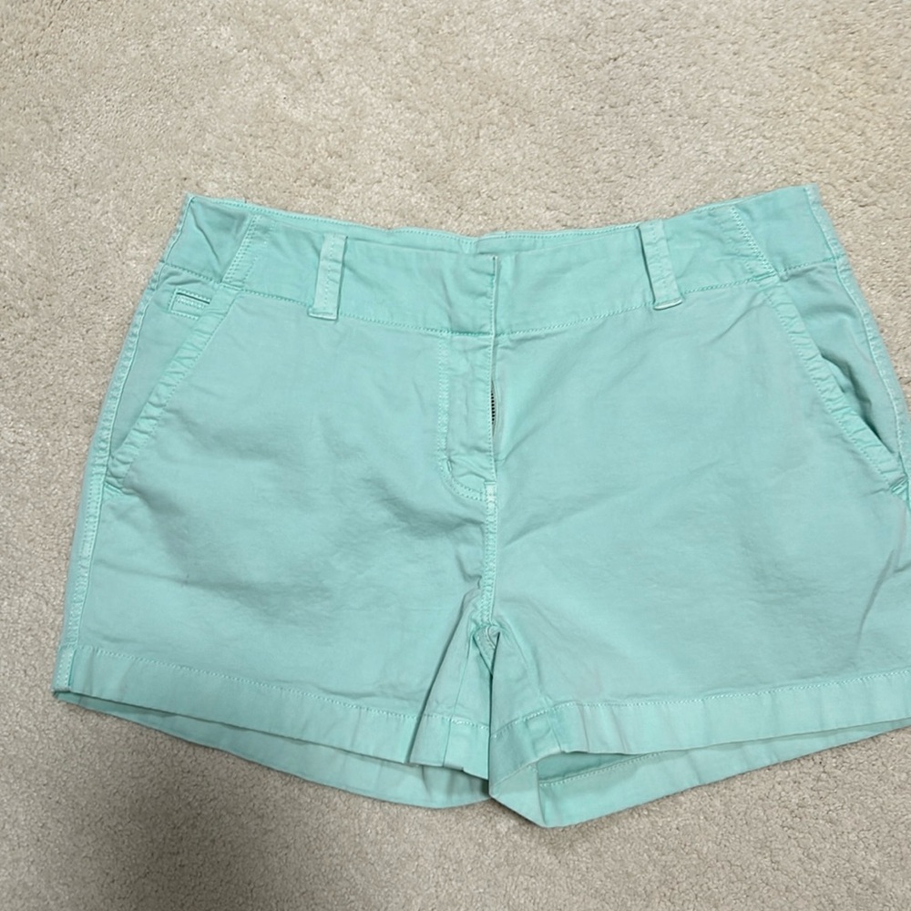 Vineyard Vines shorts - size 6